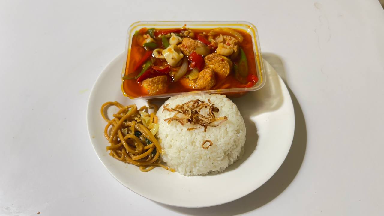 Nasi Tauco Udang Mix Cumi